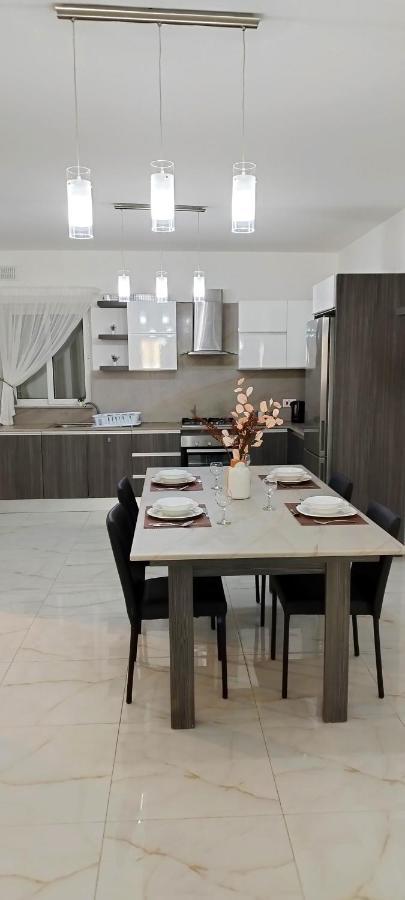 Large And Modern Apartment In The Centre Of Malta Mosta Extérieur photo